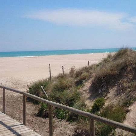 Uim Mediterraneo Poeta 1 Wifi Puerto de Sagunto Luaran gambar